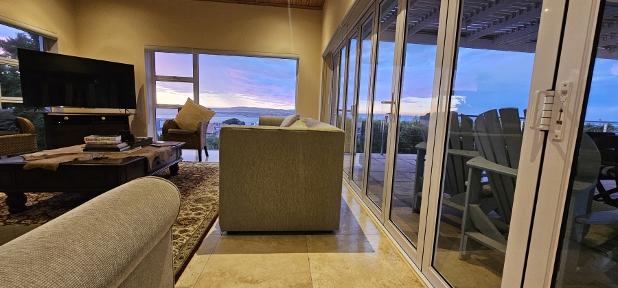 5 Bedroom Property for Sale in Middedorp Western Cape